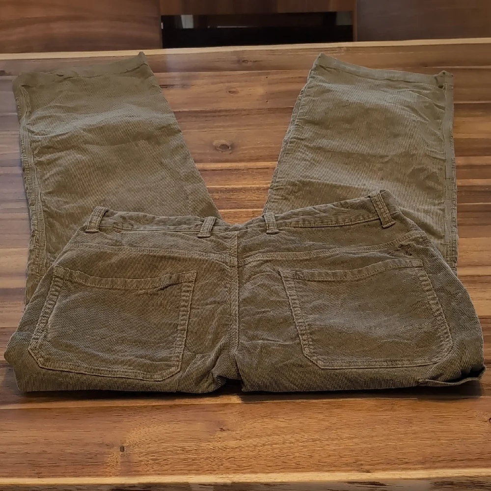 Horny Toad Green Corduroy Pants for Timeless Style - Picture 4 of 4